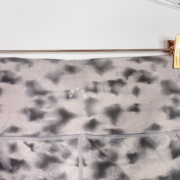 New Varley Small S Grey Lets Go High Rise Leggings Workout Printed Concrete Leaf - Picture 8 of 12